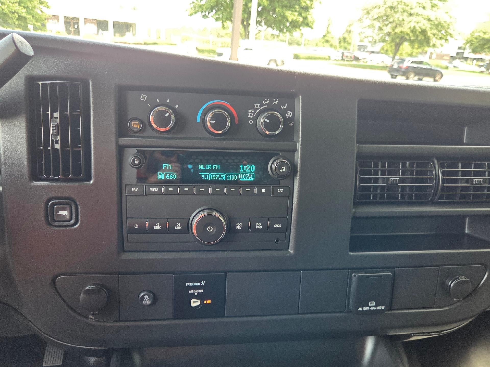 2025 Chevrolet Express Cargo WT