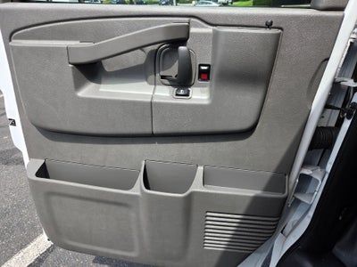 2025 Chevrolet Express Cargo WT