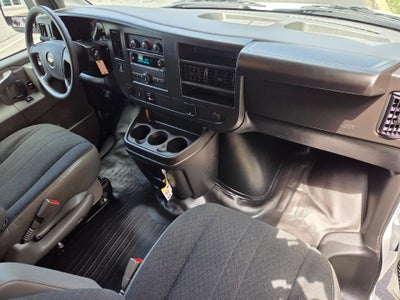 2025 Chevrolet Express Cargo WT