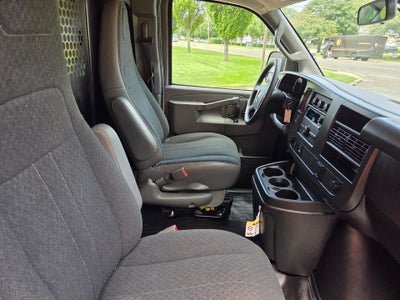 2025 Chevrolet Express Cargo WT