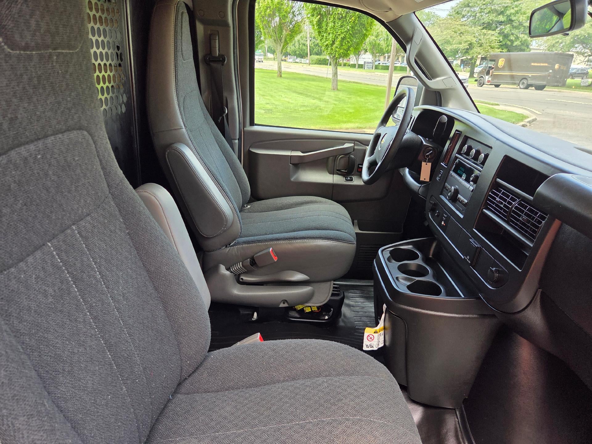 2025 Chevrolet Express Cargo WT