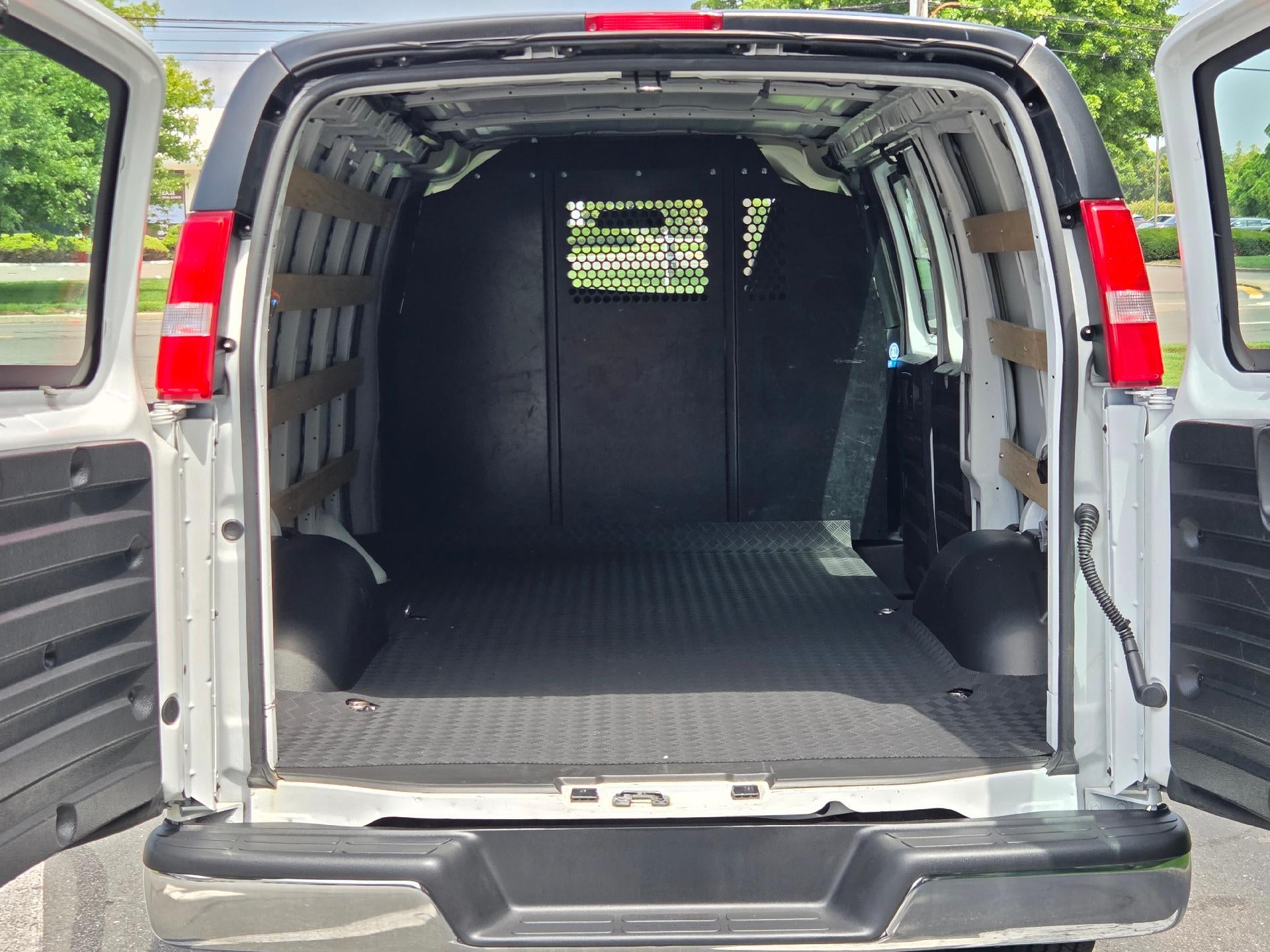 2025 Chevrolet Express Cargo WT