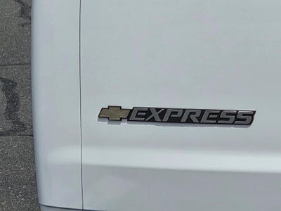 2025 Chevrolet Express Cargo WT