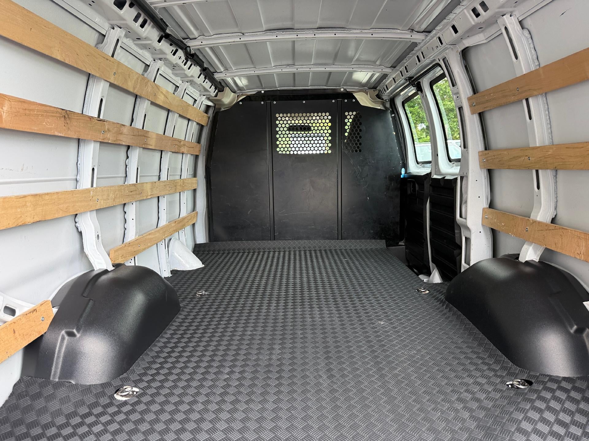 2024 GMC Savana Cargo 2500 Work Van