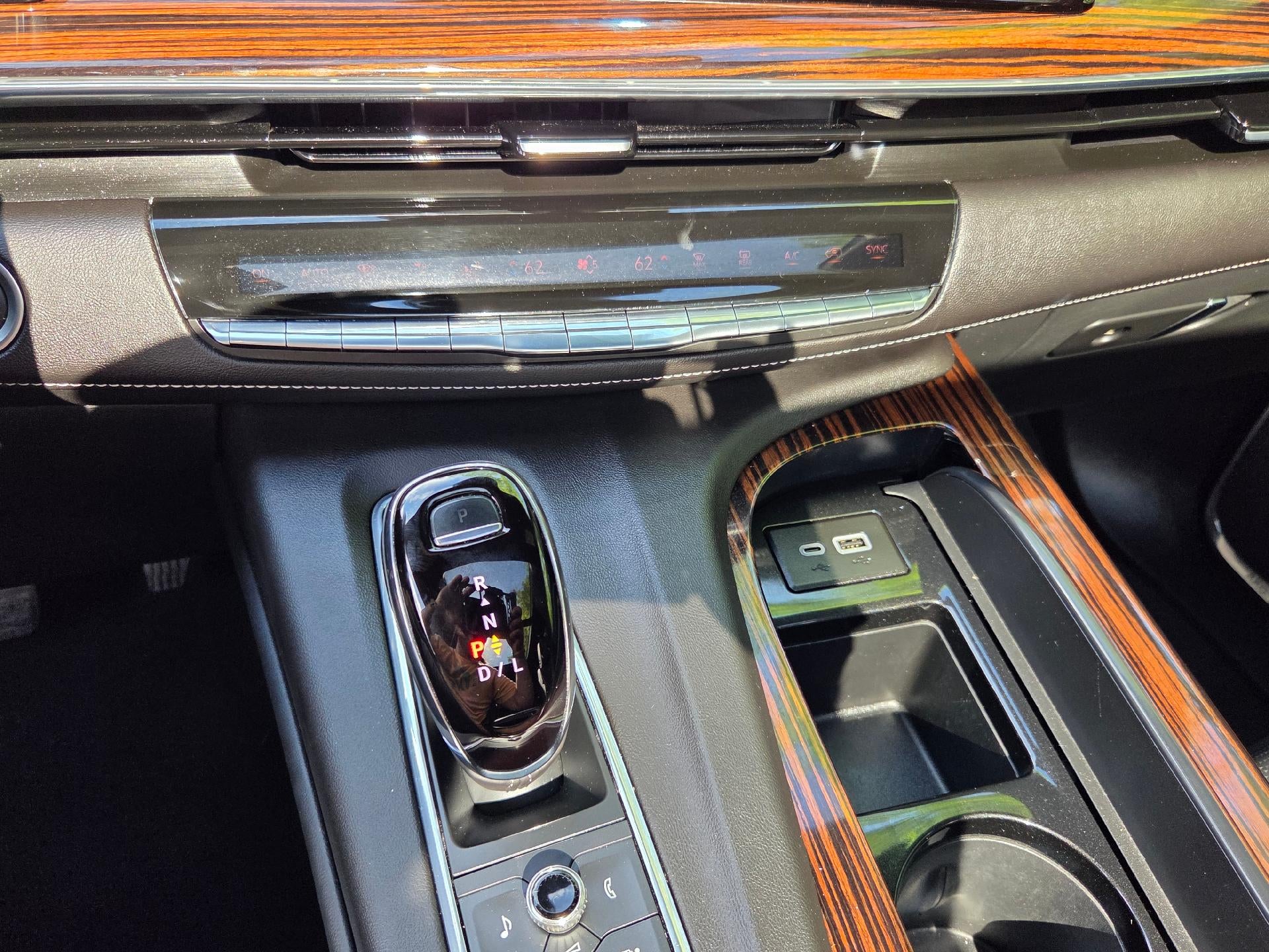 2022 Cadillac Escalade ESV Premium Luxury