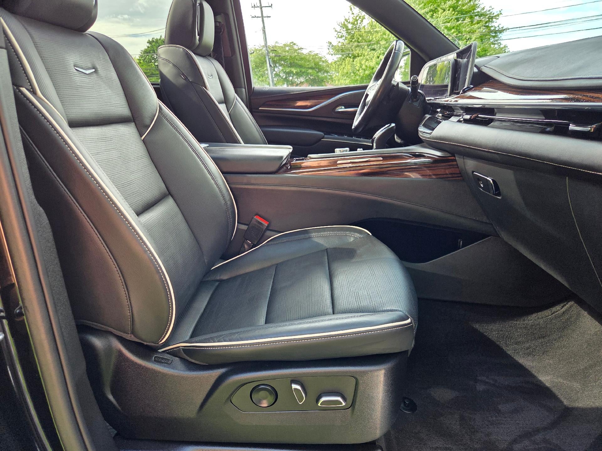 2022 Cadillac Escalade ESV Premium Luxury
