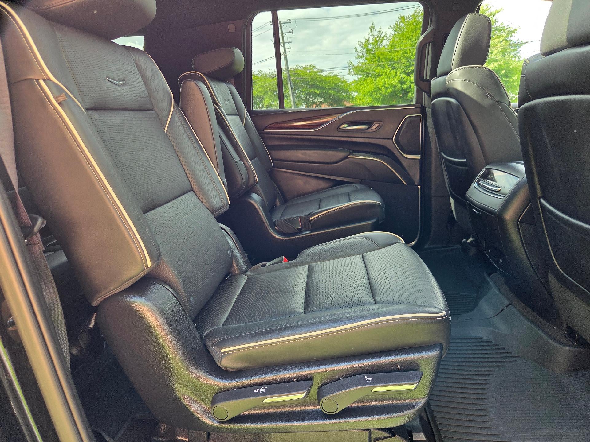 2022 Cadillac Escalade ESV Premium Luxury