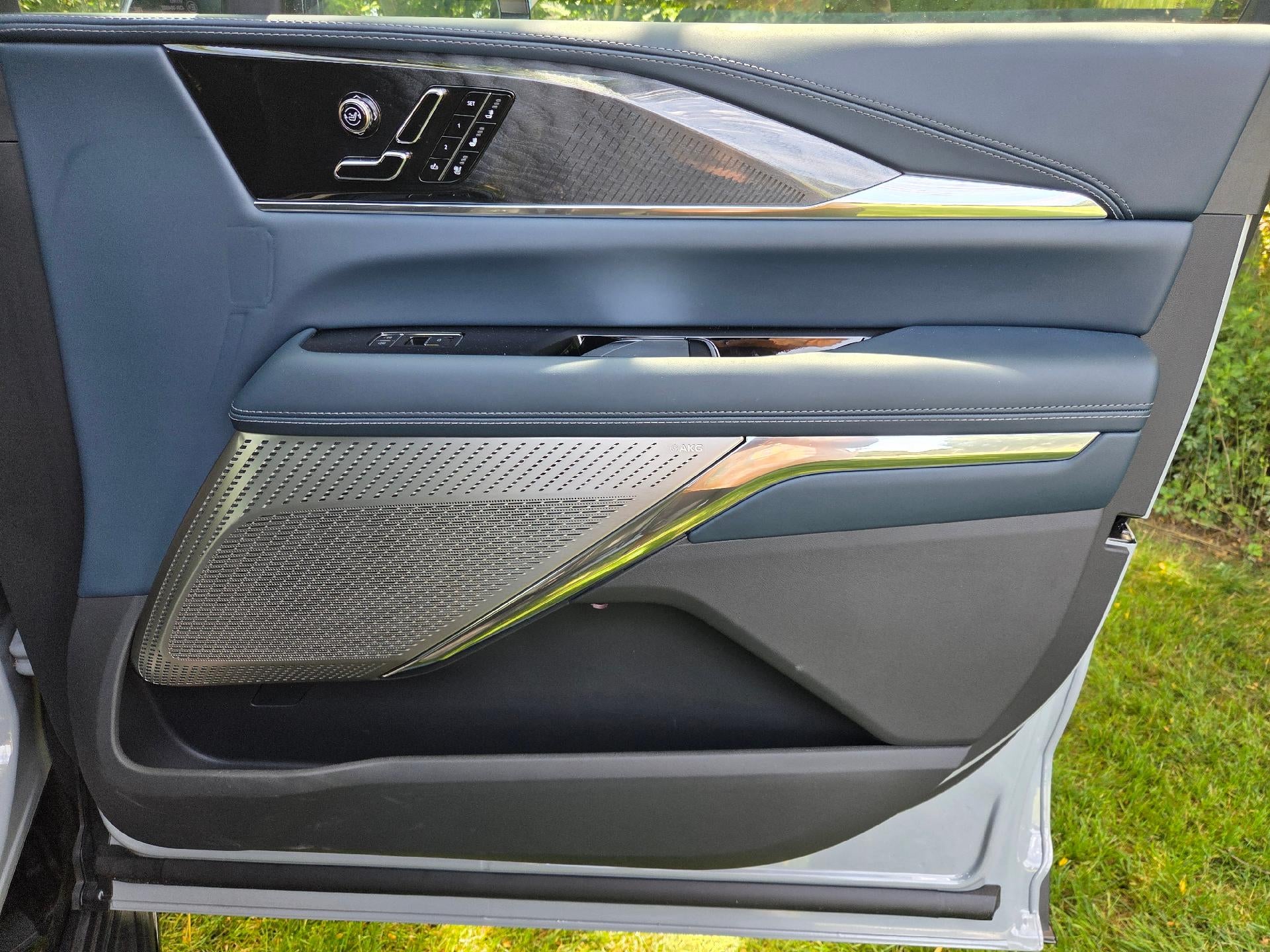 2026 Cadillac ESCALADE IQ Premium Sport